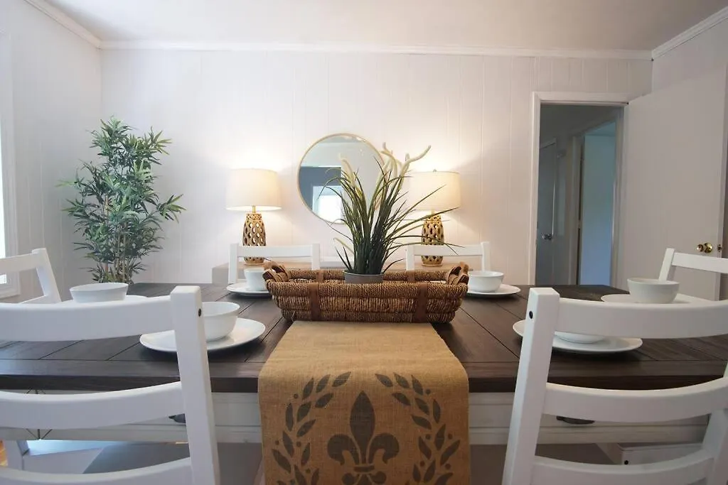 Spacious Family Friendly Home With Game Room By Unc シャーロット 別荘